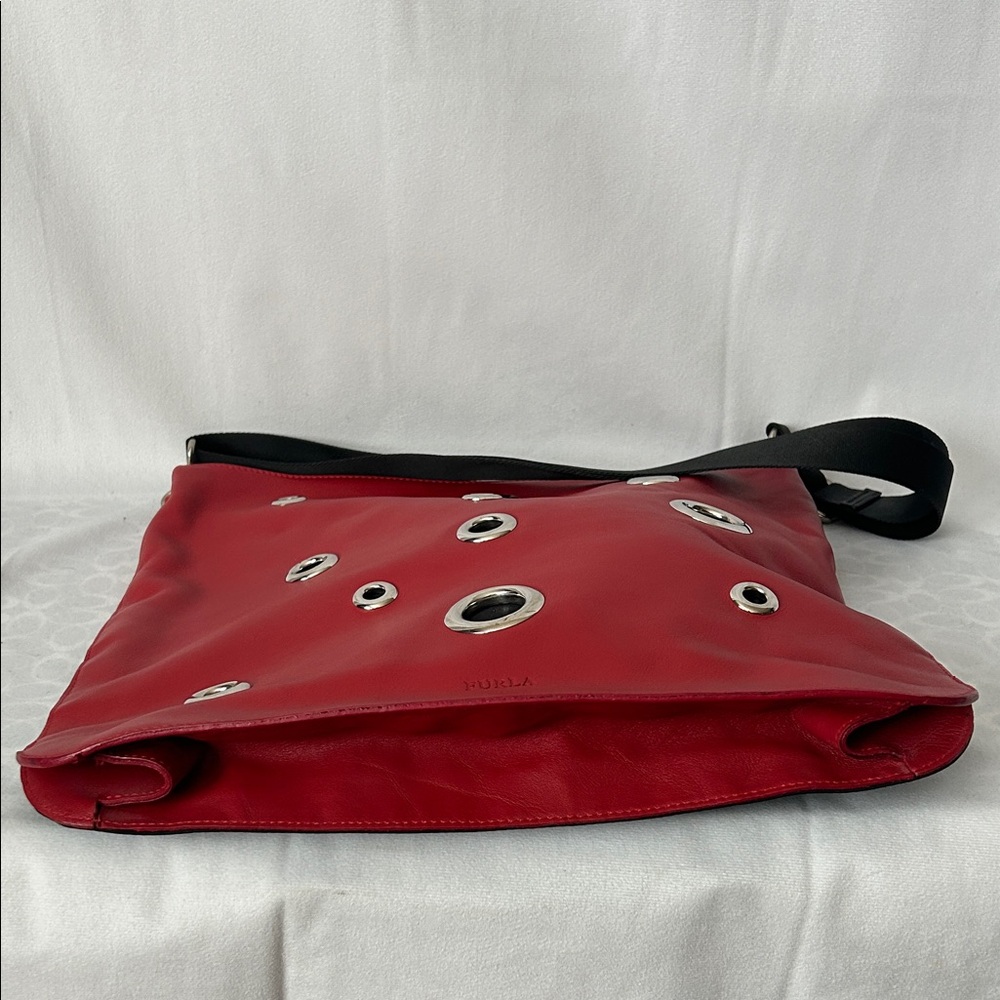 Furla Modern Red Leather Metal Grommets Adjustable Straps Shoulder Bag Purse 🌺🌺 - Picture 3 of 7